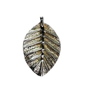 925 Sterling Silver Textured Leaf Pendant